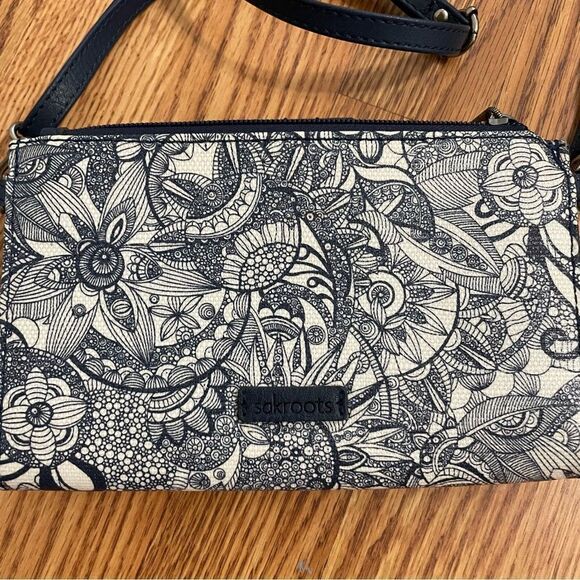 Sakroots Olympic Navy Floral Crossbody Phone Holder Wallet - Picture 3 of 11